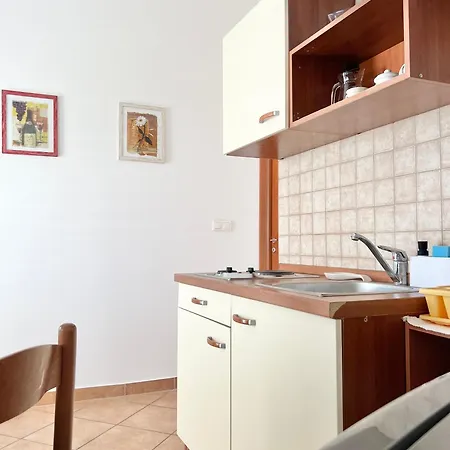 D.o.o. Yury * Trogir