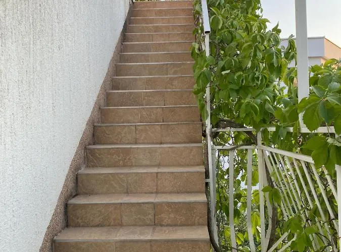 D.o.o. Yury * Trogir